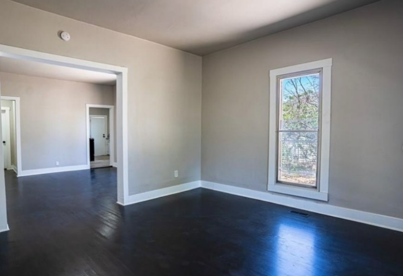 131 Jewell Ave - Photo 3 of 10