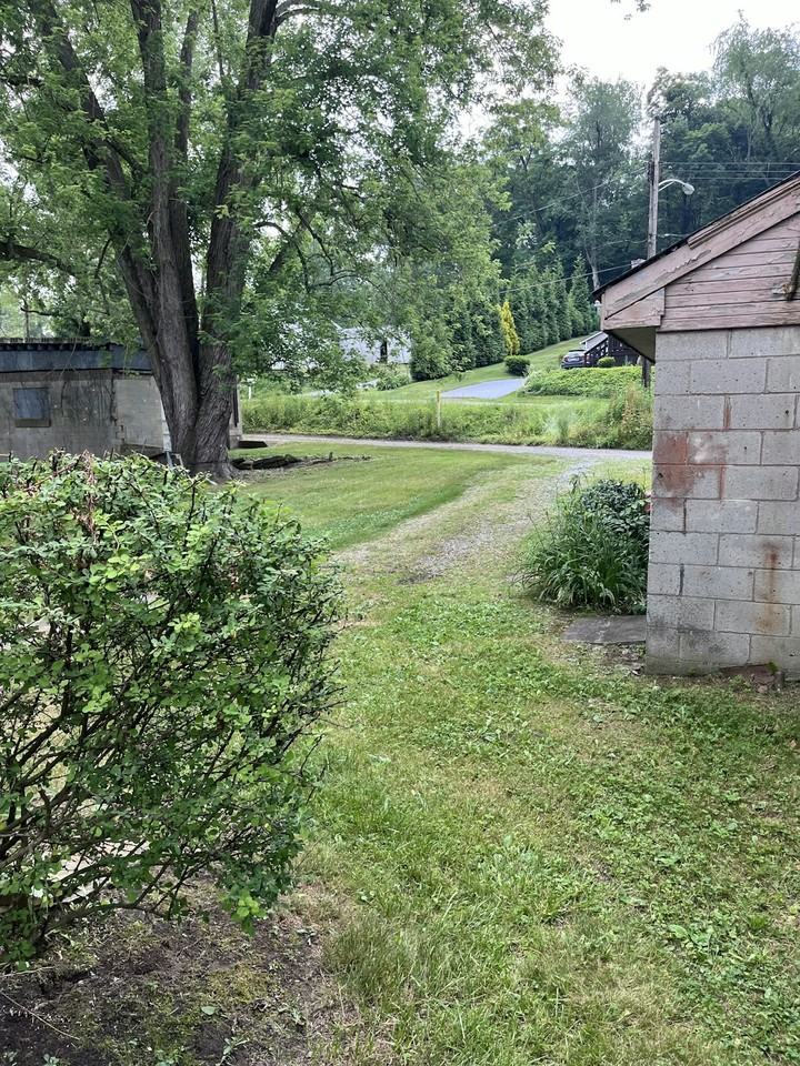 215 Ross Ave - Photo 3 of 32