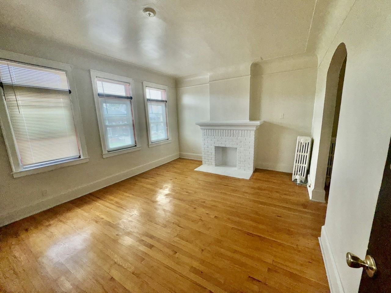 2681 Pasadena Street, Unit 2 upper - Photo 2 of 9