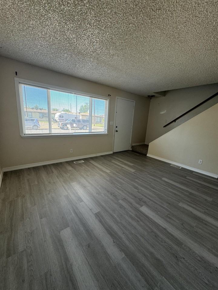 1642 E 4th N #1 - Photo 3 of 23