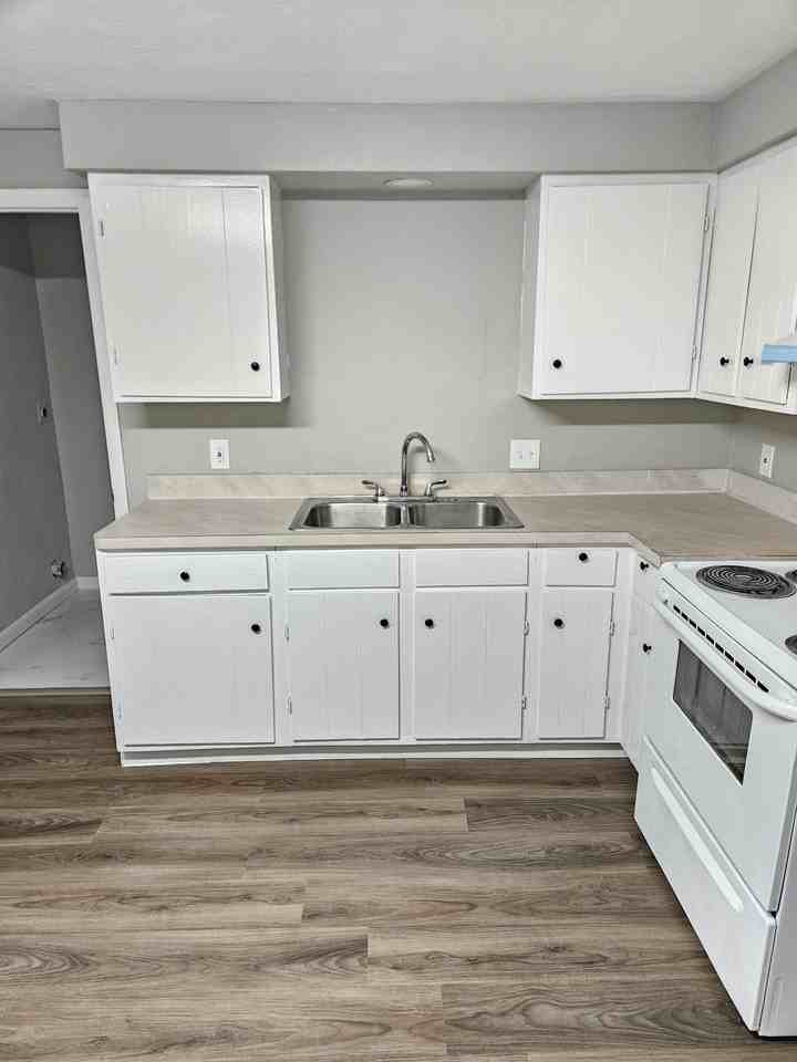 1818 E 42nd St #1818 - Photo 2 of 22