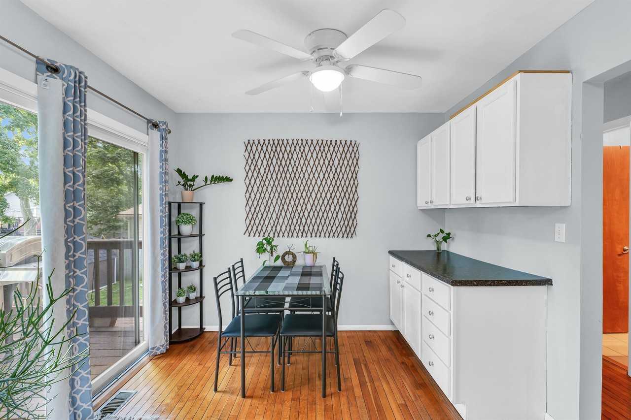 1010 Hollycrest Dr #1 - Photo 2 of 18