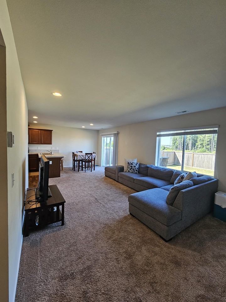 2417 Fiddleback St Ne #1 - Photo 5 of 25