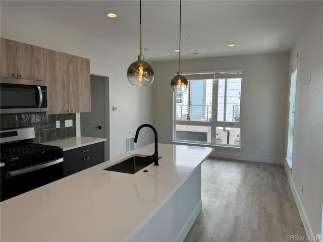 1588 Ames St - Photo 2 of 17