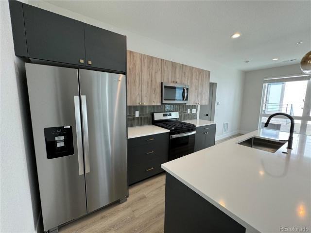 1588 Ames St - Photo 3 of 17