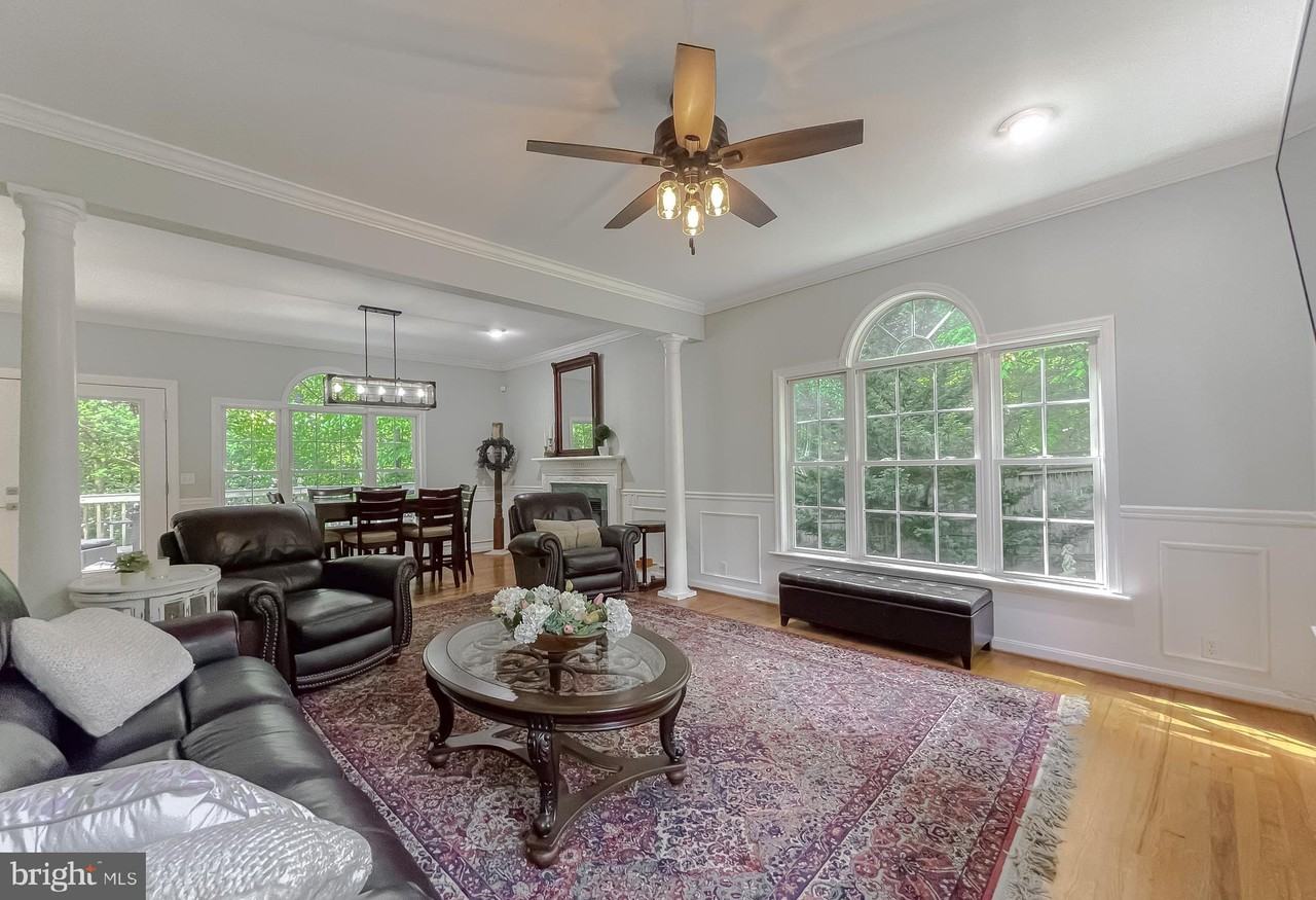 28920 Livingston Dr - Photo 3 of 50