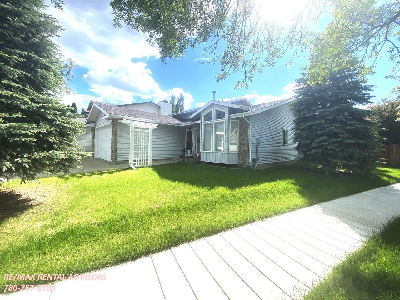 15726 111 St Nw - Photo 2 of 22