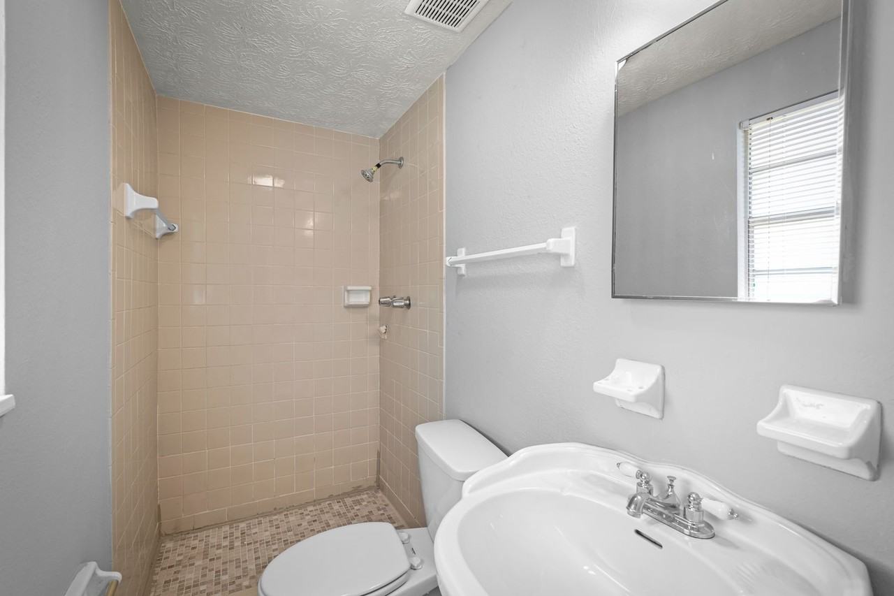 5153 Seaboard Ave - Photo 2 of 29