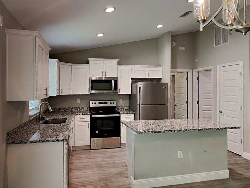 7867 N Manville Rd - Photo 2 of 17