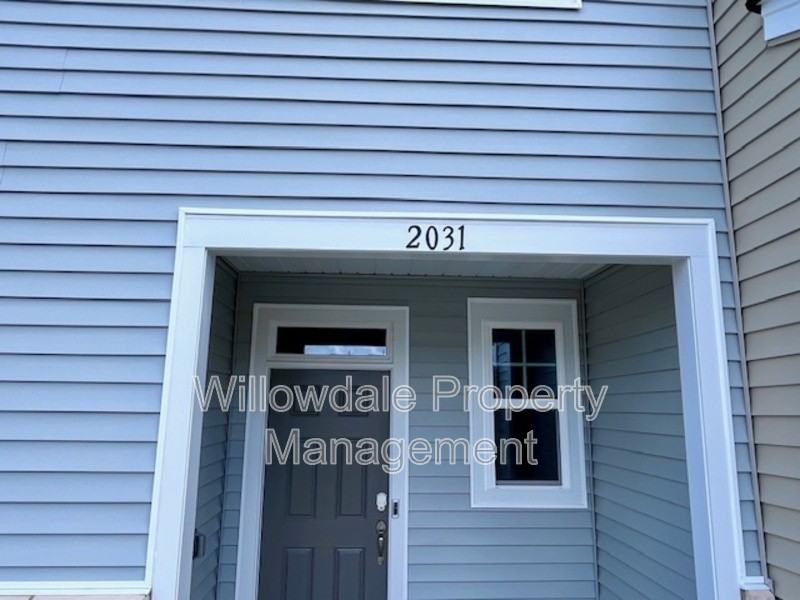2031 Caen St - Photo 3 of 35