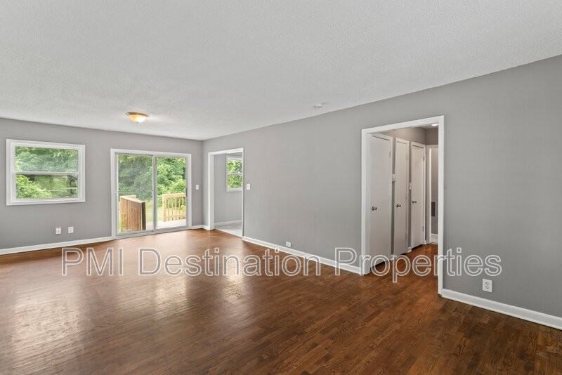 5827 Ne Compton Ave - Photo 3 of 27