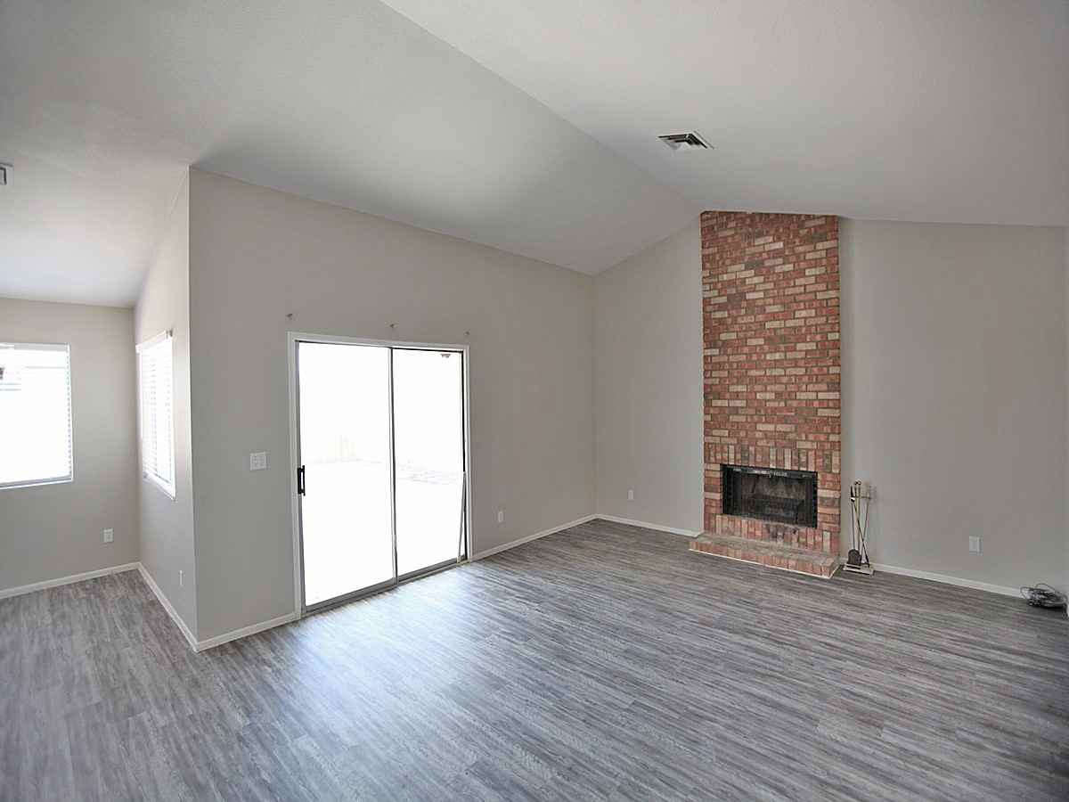 7628 W Hazelwood St - Photo 3 of 15