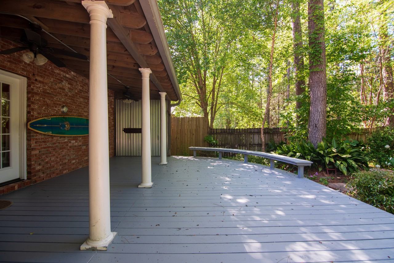 10 Moss Point Rd - Photo 3 of 11