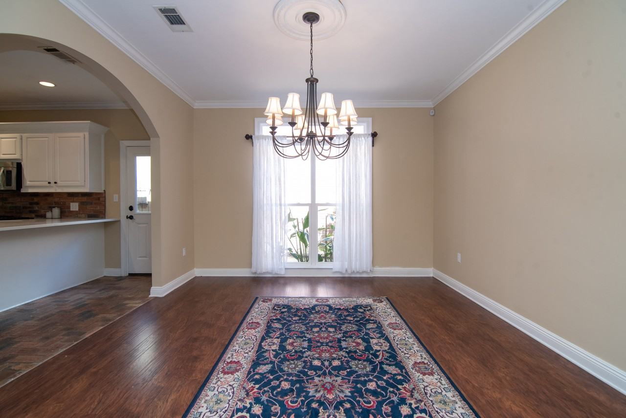 10 Moss Point Rd - Photo 5 of 11