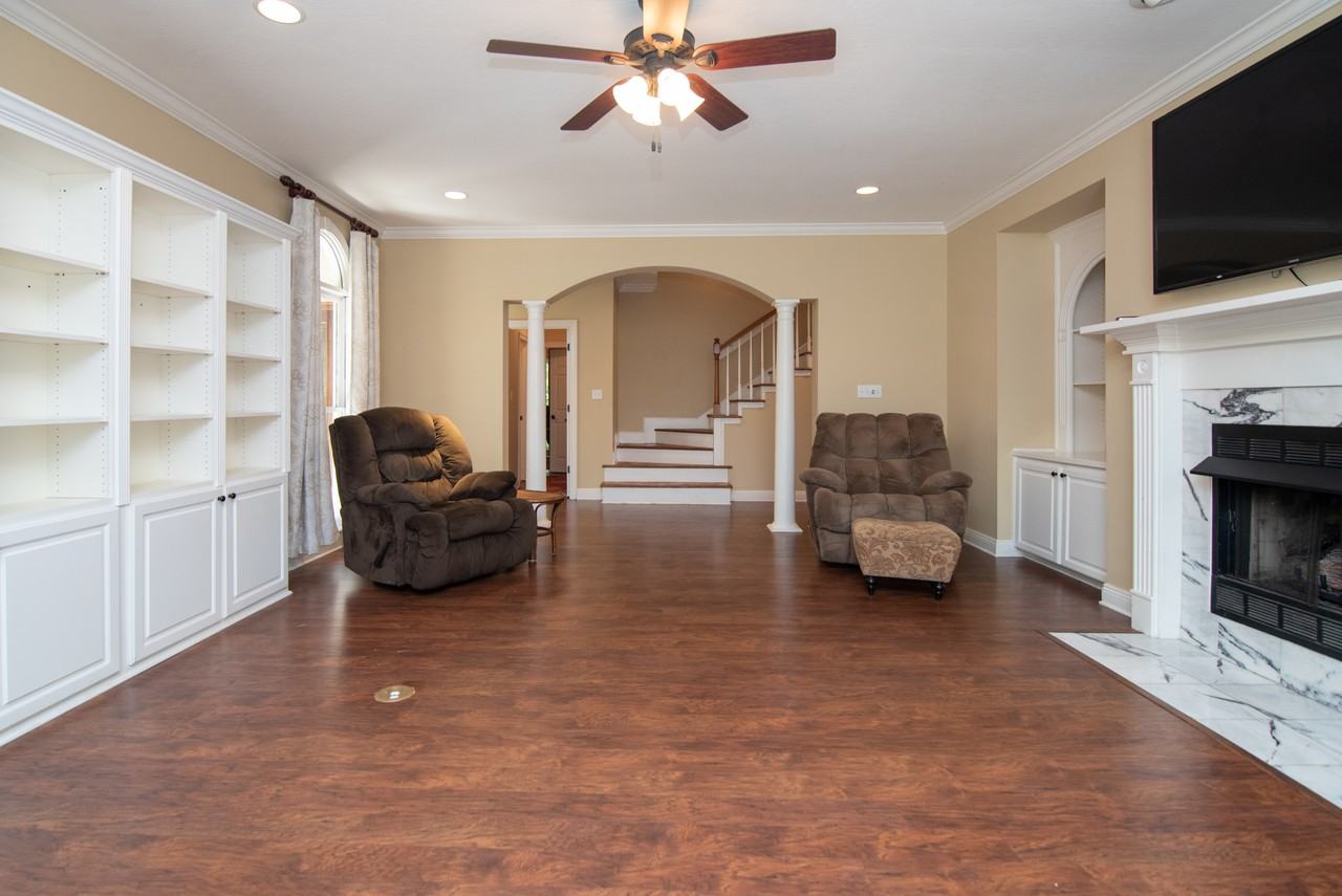 10 Moss Point Rd - Photo 6 of 11