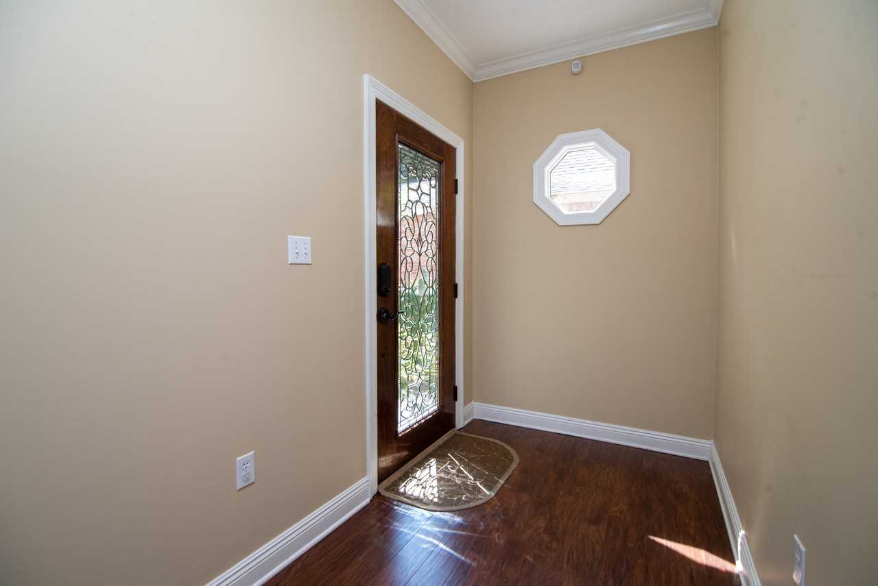 10 Moss Point Rd - Photo 4 of 11