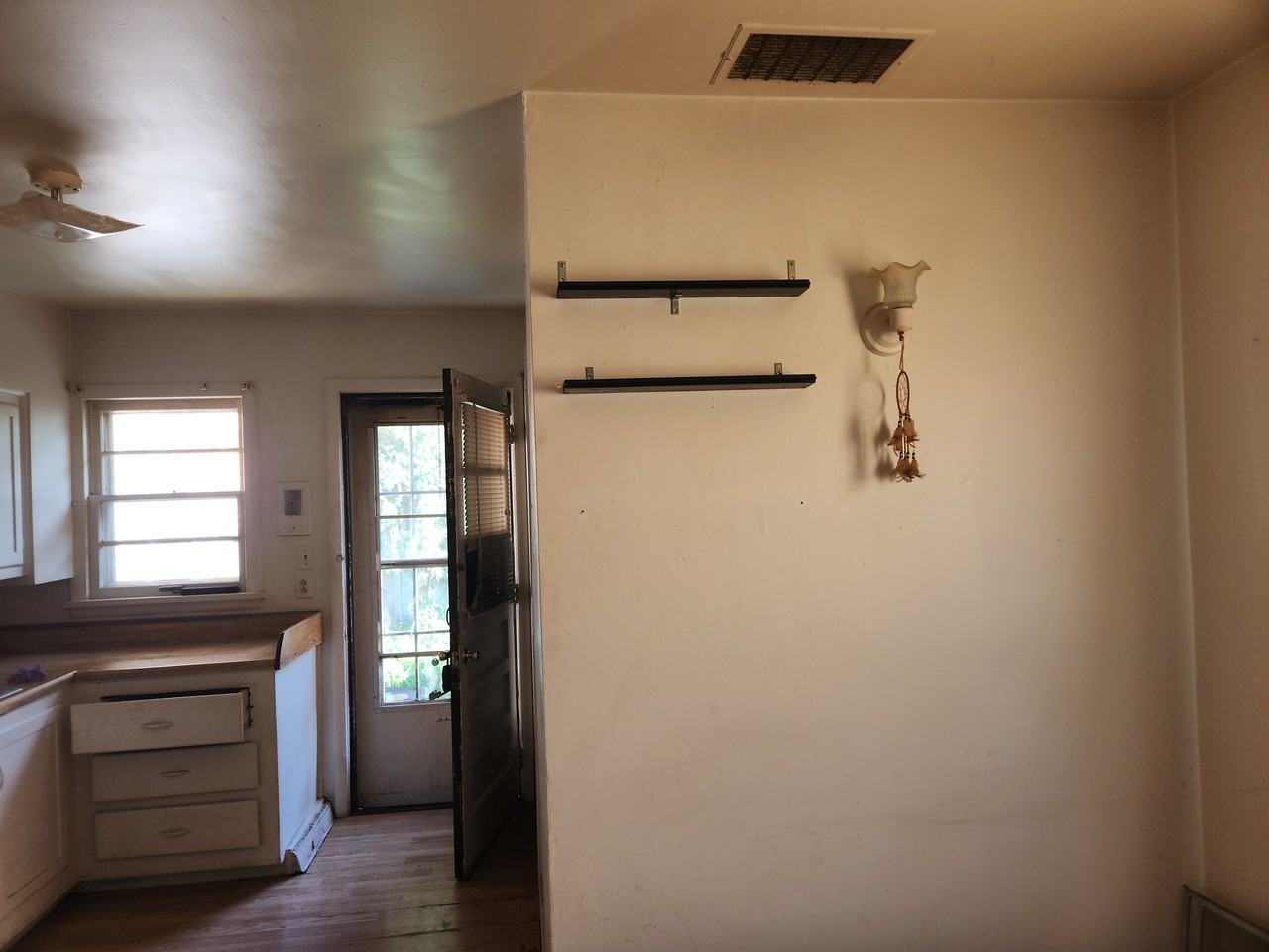 1130 E Harrison Ave - Photo 2 of 6