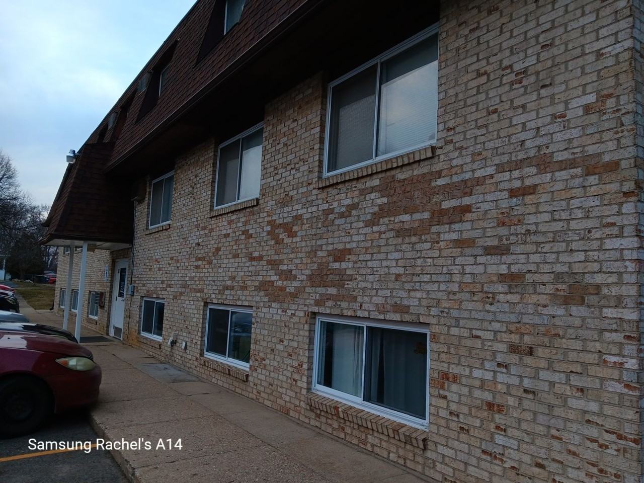 Georgian Apartments (Galesburg Apartments LLC) - Photo 3 of 5