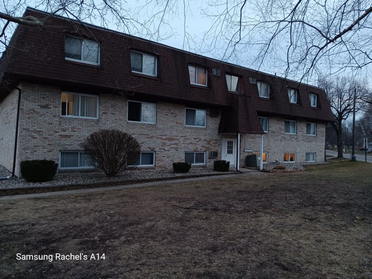 Georgian Apartments (Galesburg Apartments LLC) - Photo 5 of 5