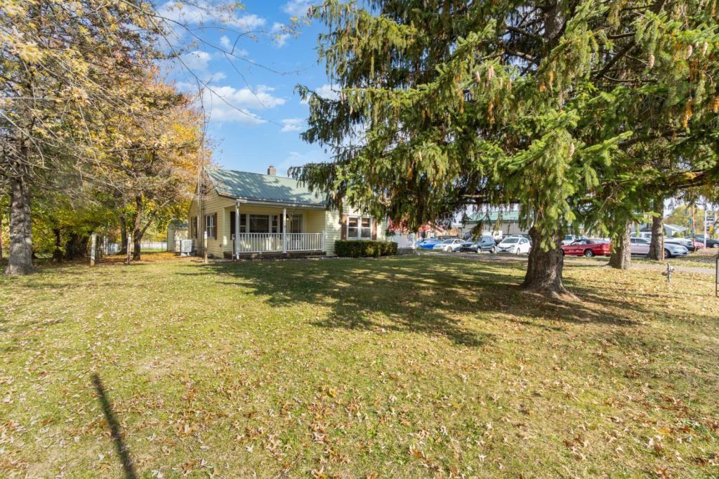 4309 Lincoln Way E - Photo 2 of 25