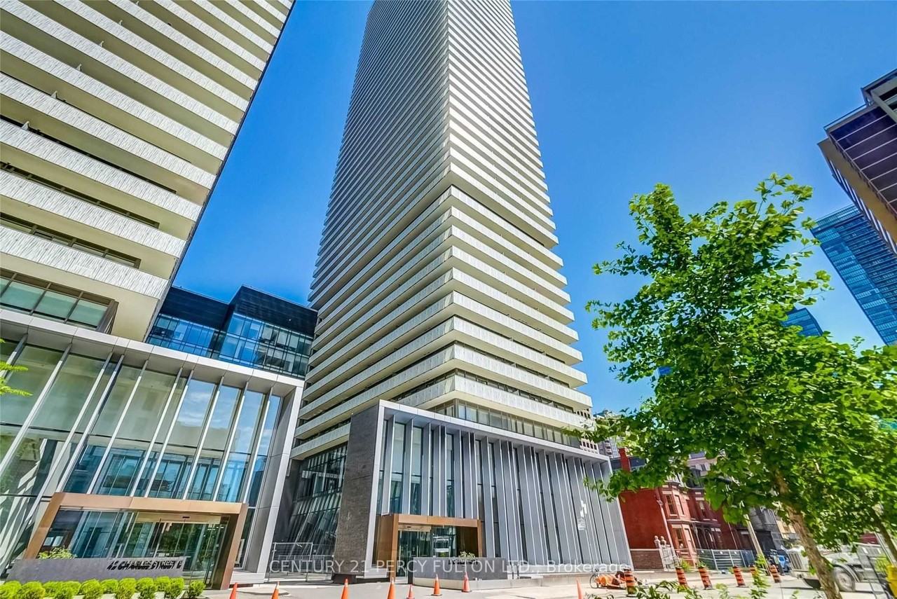 50 Charles Street East - Photo 2 of 10