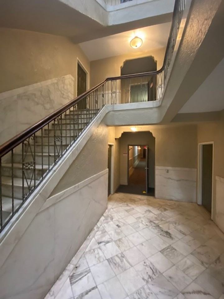 Charming Historic Apartments Steps from Piedmont Park - Photo 3 of 30