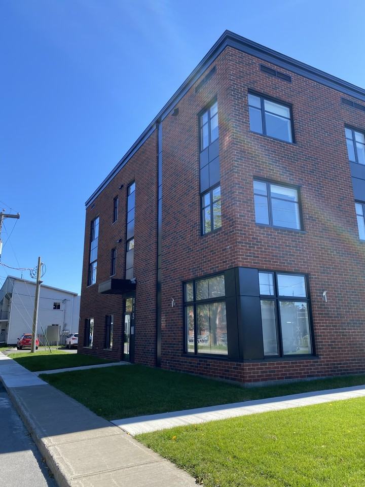 815 NIVERVILLE, TROIS - Photo 3 of 5