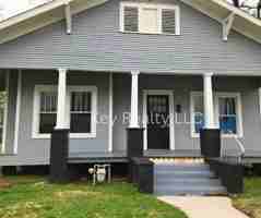 featured image of 2402 Lee St