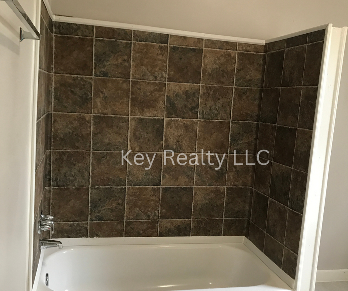 2402 Lee Street - Photo 3 of 7