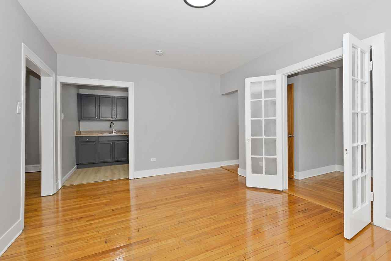 11214-18 S Indiana - Photo 5 of 9