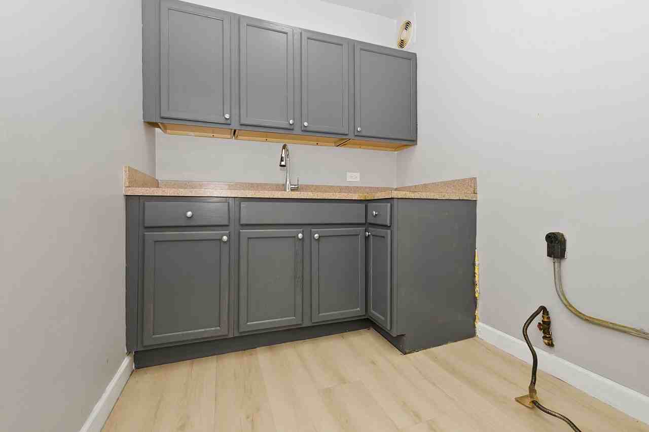 11214-18 S Indiana - Photo 6 of 9