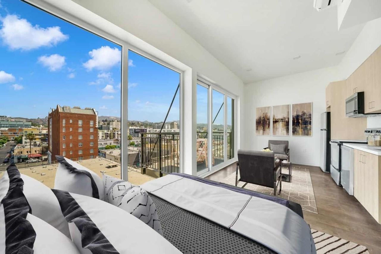 6762 Hawthorn Ave - Photo 2 of 11