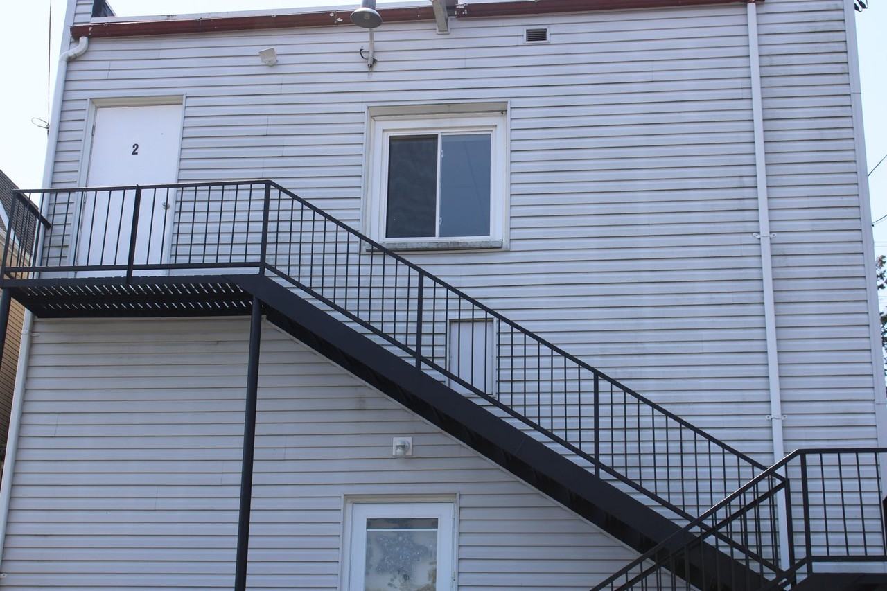 641 W Broadway - Photo 3 of 9