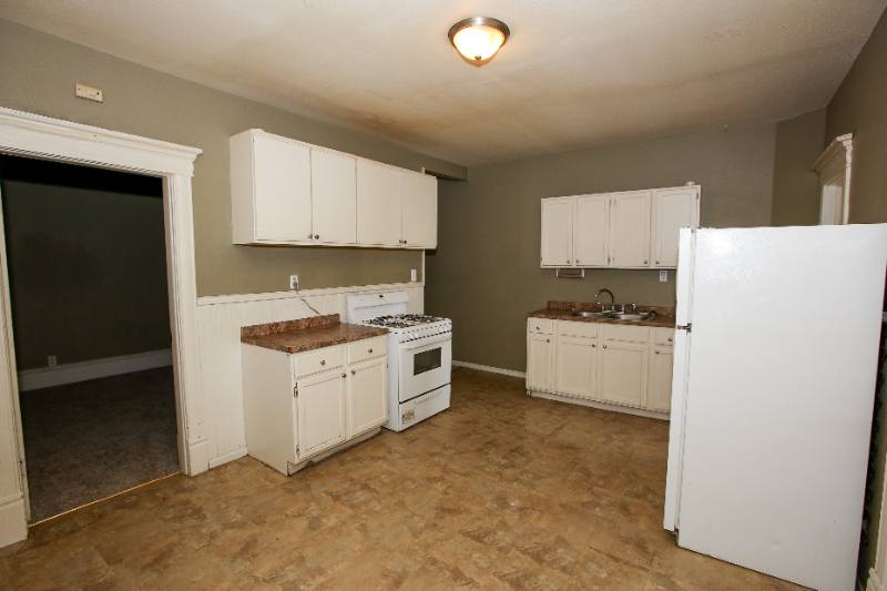 644 Van Buren St Ne #2 - Photo 2 of 13