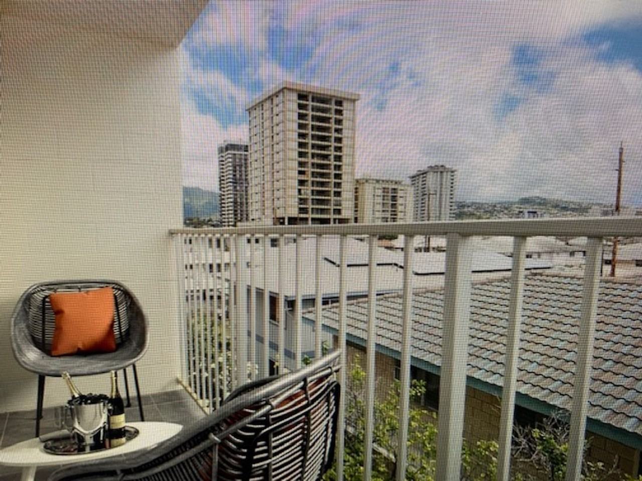 2122 Lime St #404 - Photo 6 of 8