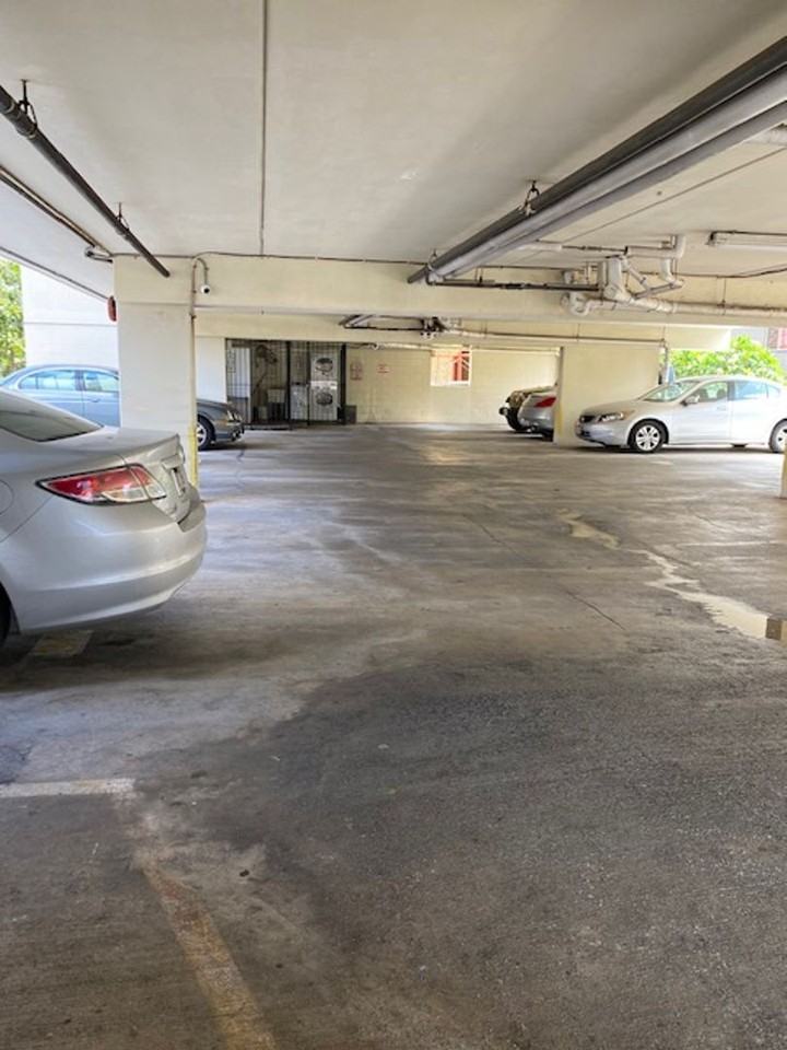 2122 Lime St #404 - Photo 7 of 8