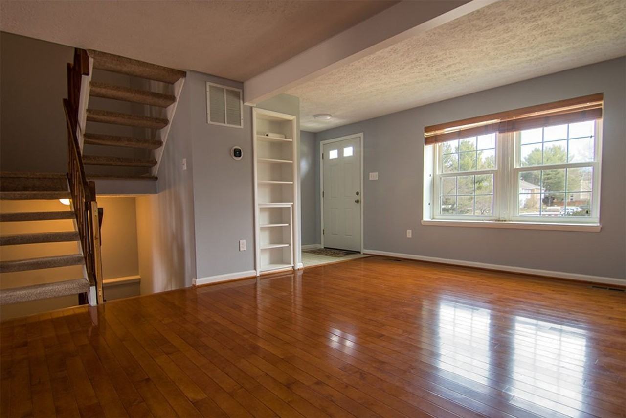 7821 White Cliff Ter - Photo 2 of 17
