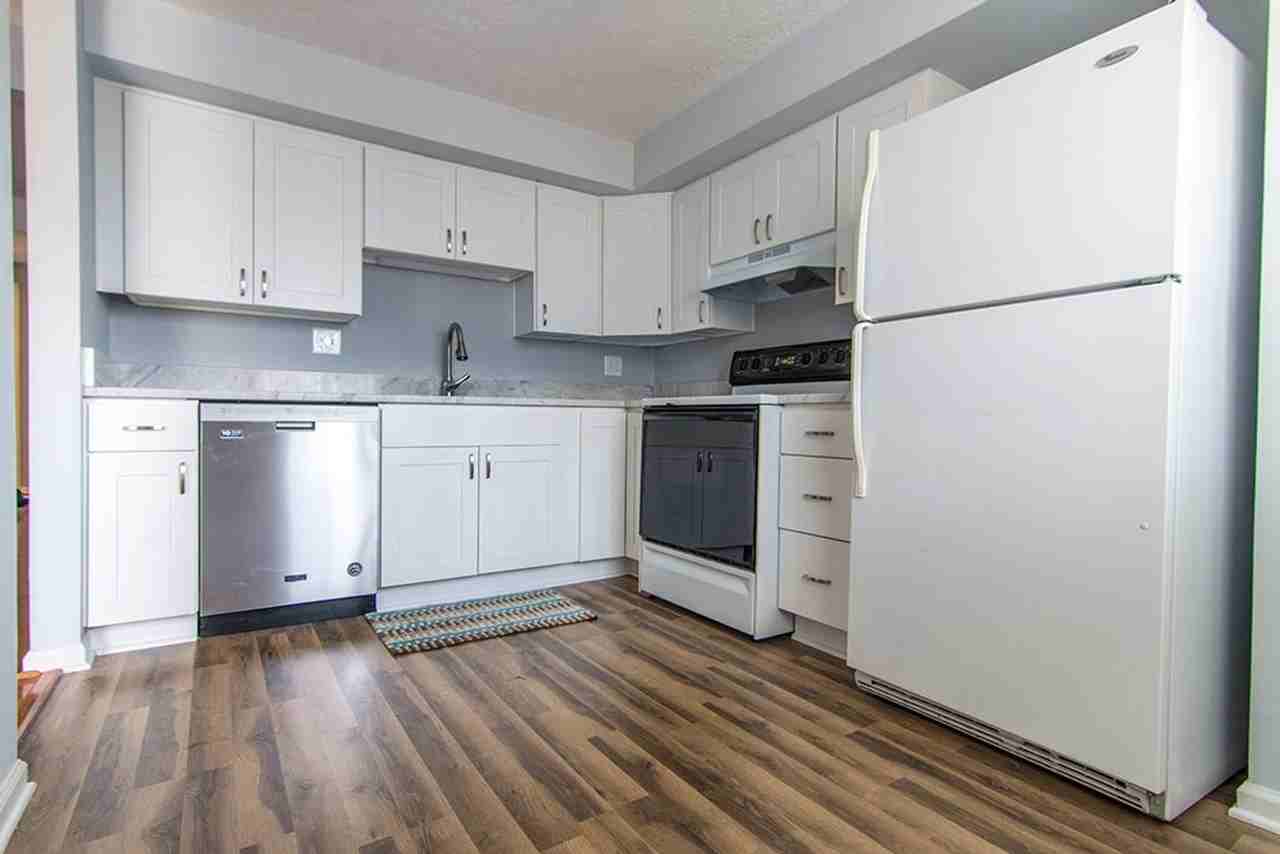 7821 White Cliff Ter - Photo 5 of 17