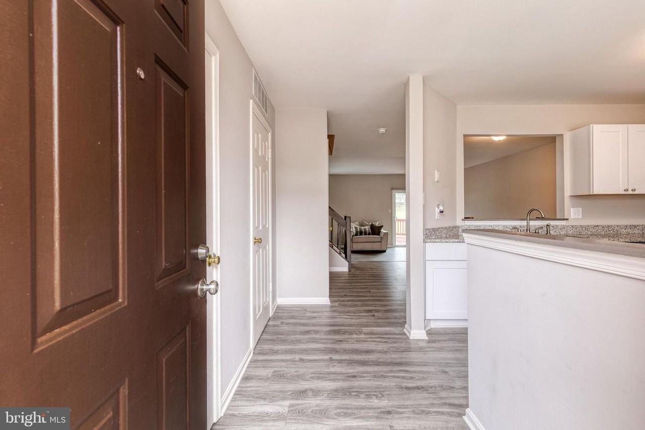 3 Greenshire Ln - Photo 2 of 34
