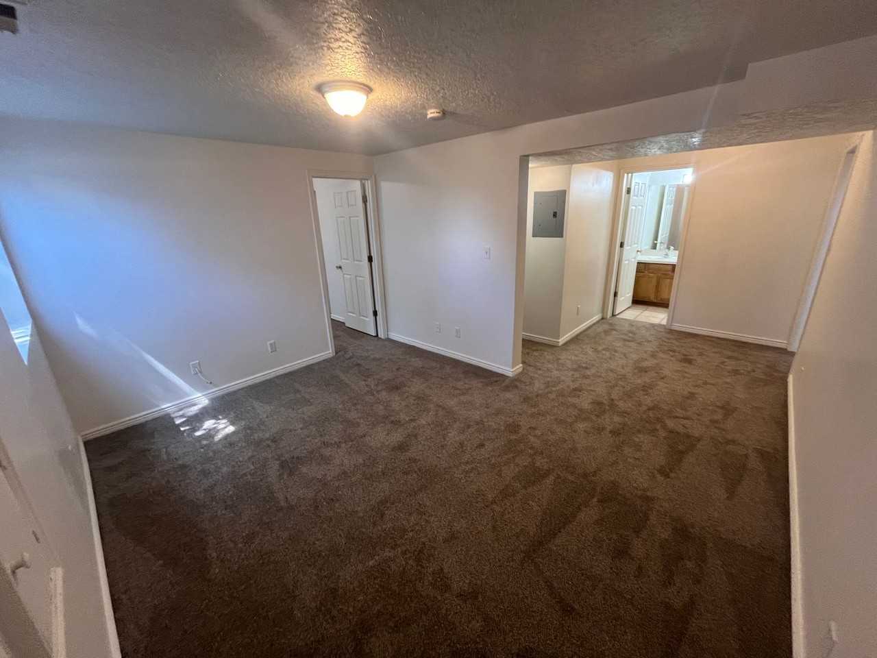 355 W 400 N - Photo 2 of 23