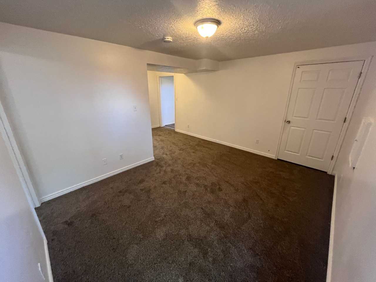 355 W 400 N - Photo 3 of 23
