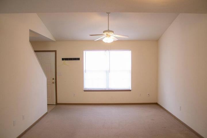 3510 Zinnia Dr - Photo 3 of 11