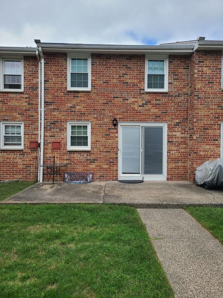 114 S Washington St #6 - Photo 2 of 21