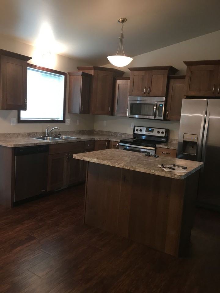 6038 59 Street South - Photo 2 of 13