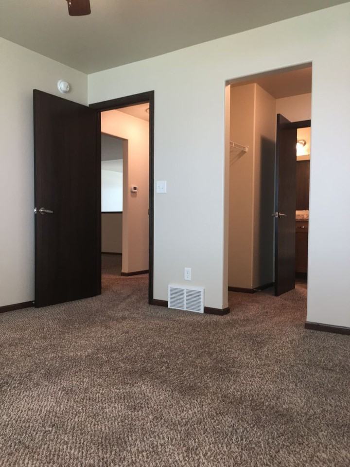 6038 59 Street South - Photo 7 of 13