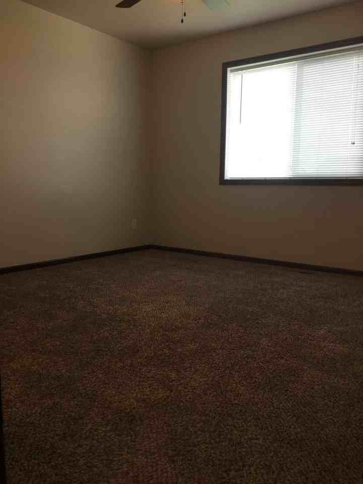 6038 59 Street South - Photo 6 of 13