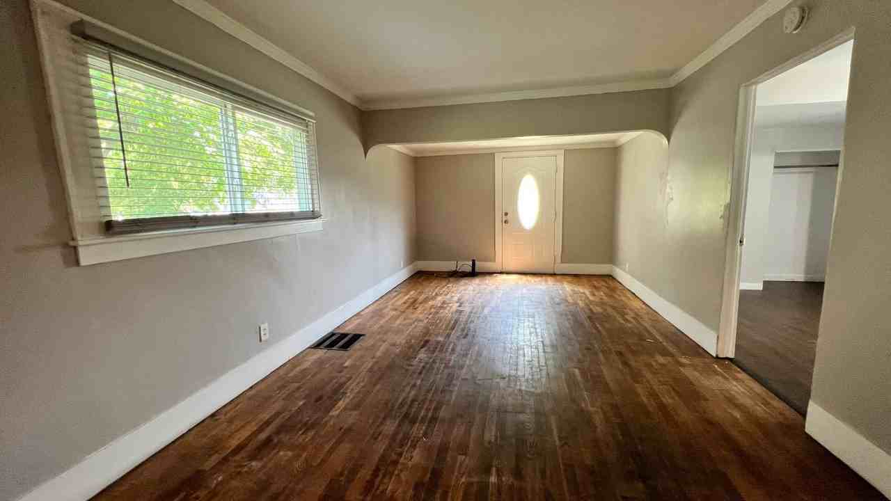 357 Fox St Sw - Photo 2 of 10