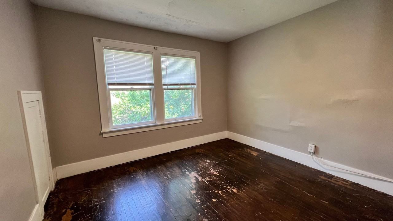 357 Fox St Sw - Photo 7 of 10