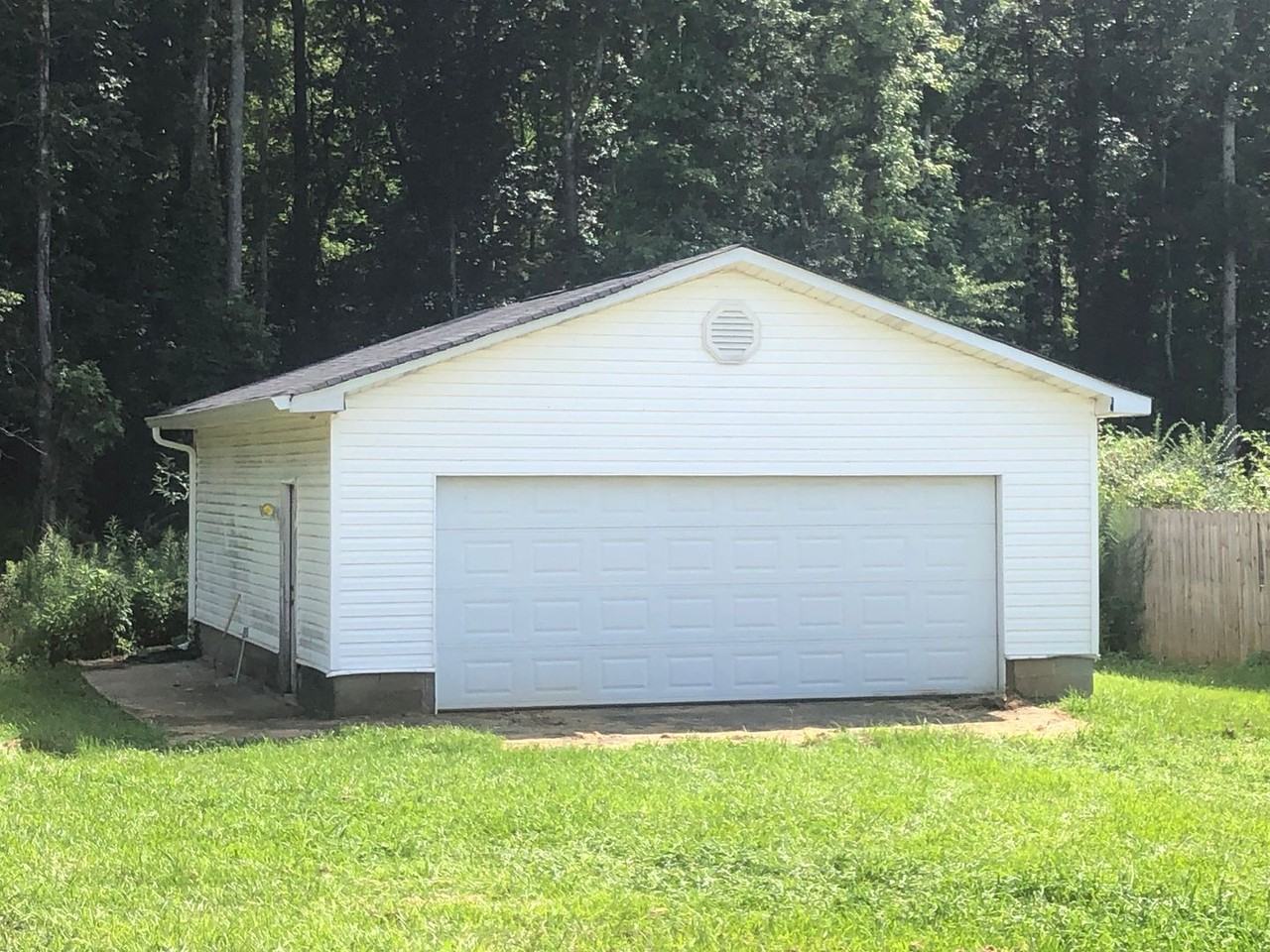 100 Peek Dr - Photo 2 of 2