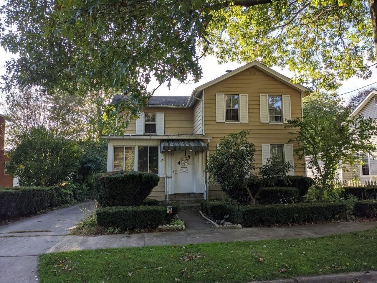 131 Wadsworth Ave - Photo 2 of 18
